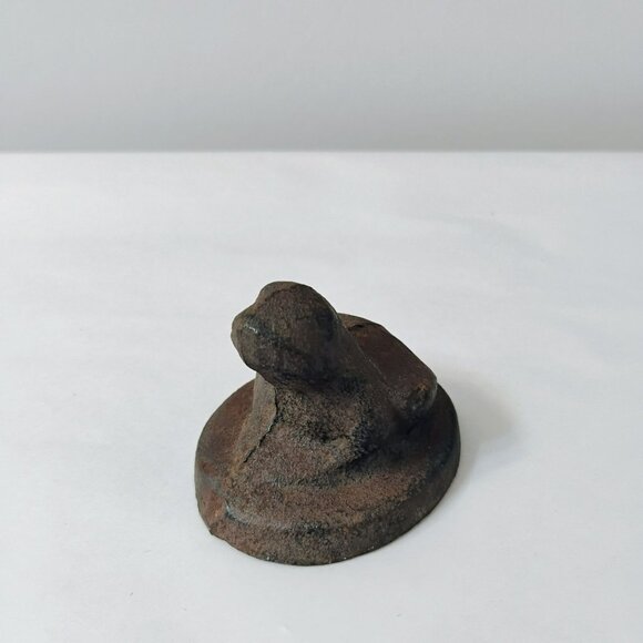 Antique Cast Iron Frog Paperweight, Metal Animal Figurine Mini Door Stop - Picture 4 of 9